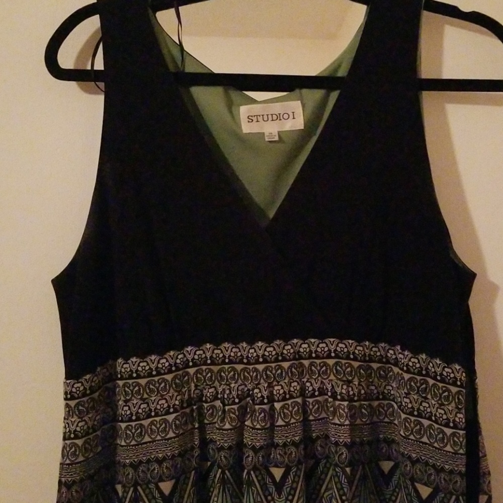 Dress - Picture 2 of 3